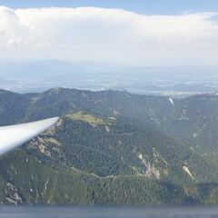 Flugwegposition um 13:57:46: Aufgenommen in der Nähe von Municipality of Kranjska Gora, Slowenien in 2250 Meter